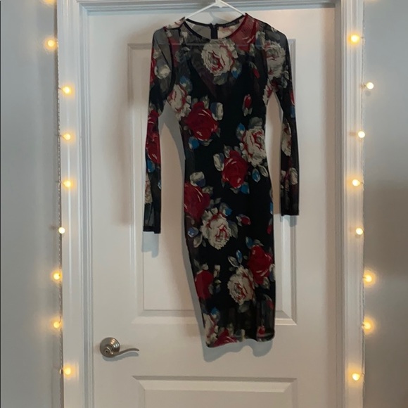 Beautiful dress, one size worn one time - Picture 3 of 3